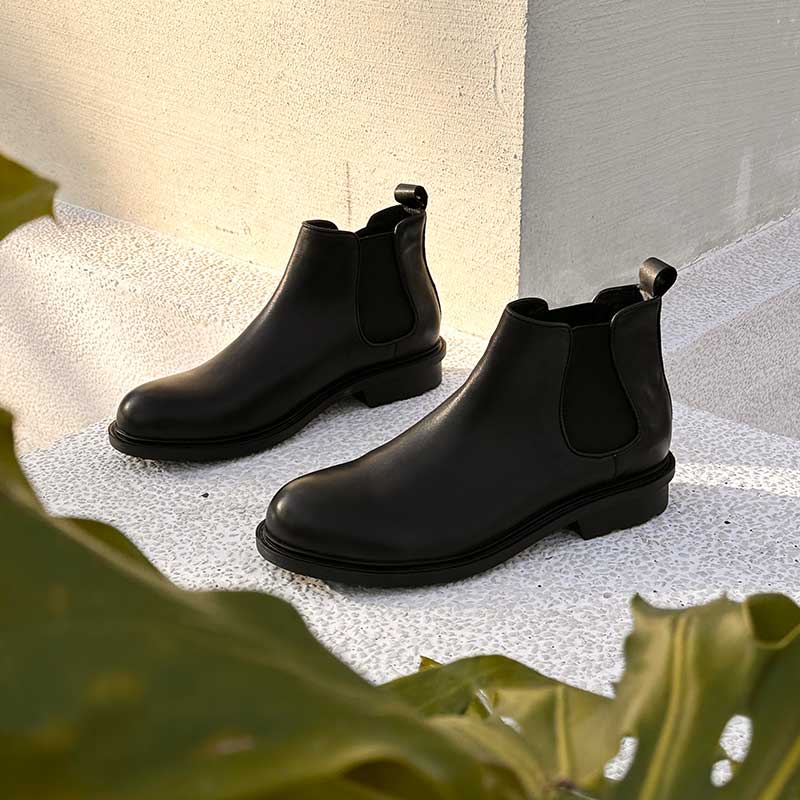 "Arctic fox" Fleece-Lined Leather Chelsea Boot 8686.